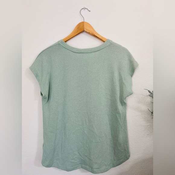 Pleione Women's Mint Green Twisted Hem Light Waffle Knit Top Size Large - Picture 3 of 8